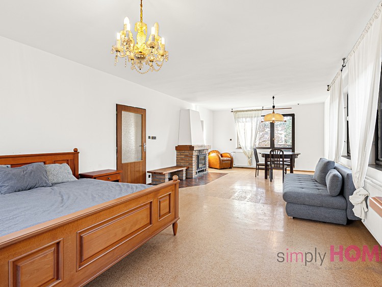 Prodej rodinného domu 186 m², pozemek 468 m² - foto 2