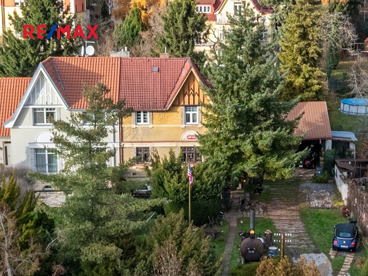 Prodej vily 210 m², pozemek 885 m² - foto 2