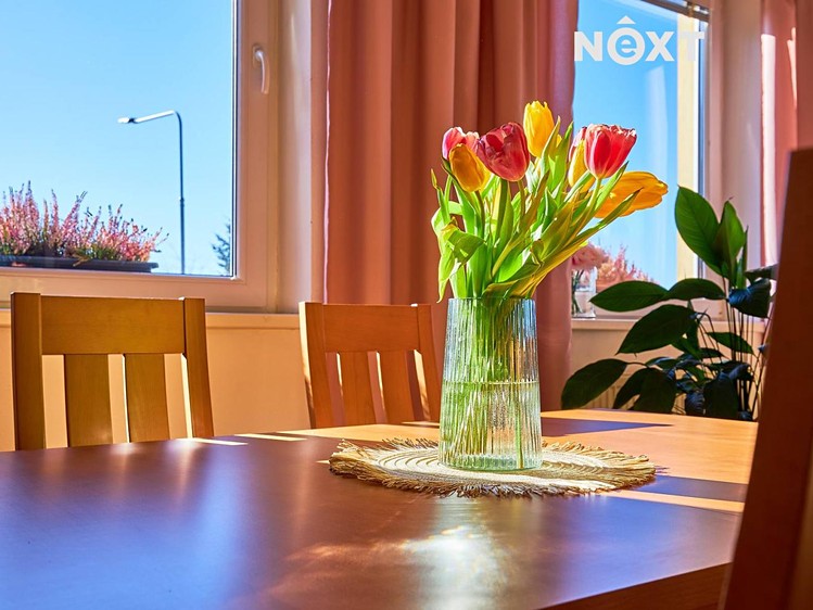Prodej rodinného domu 190 m², pozemek 1 211 m² - foto 2