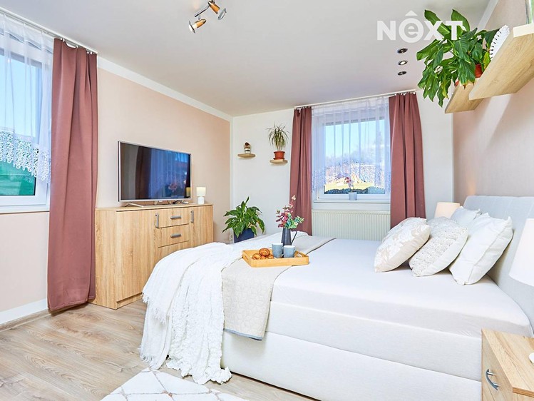 Prodej rodinného domu 190 m², pozemek 1 211 m² - foto 3