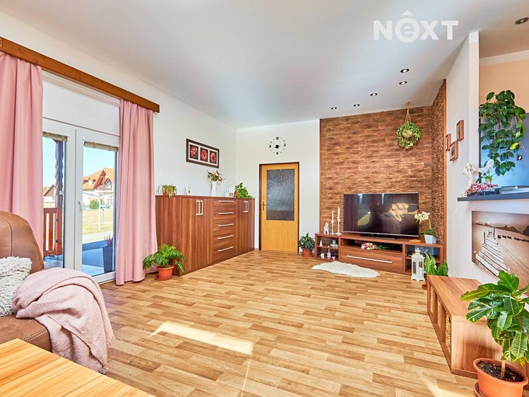 Prodej rodinného domu 190 m², pozemek 1 211 m² - foto 8