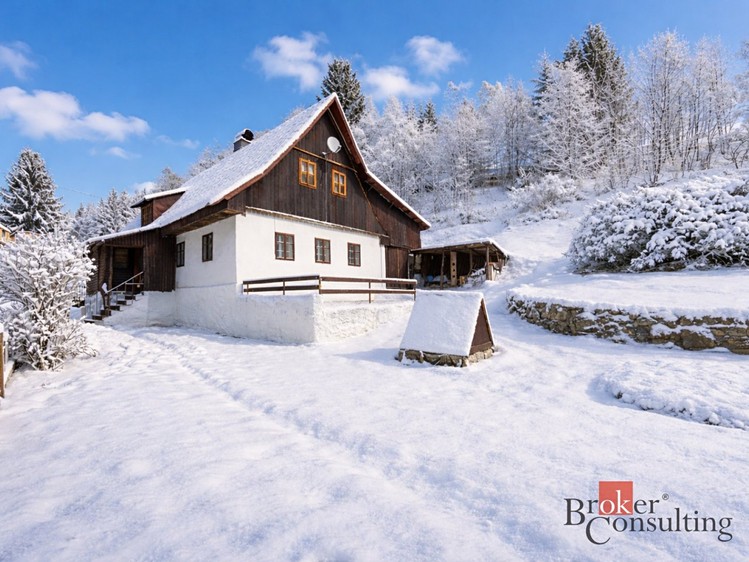 Prodej chalupy 214 m², pozemek 3 028 m² - foto 1