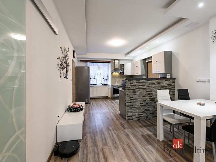 Prodej rodinného domu 250 m², pozemek 437 m² - foto 4