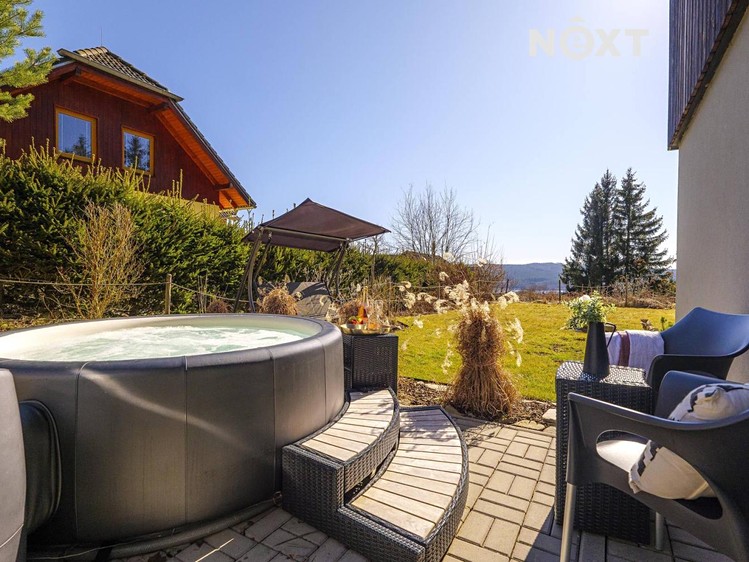 Prodej rodinného domu 247 m², pozemek 1 628 m² - foto 7