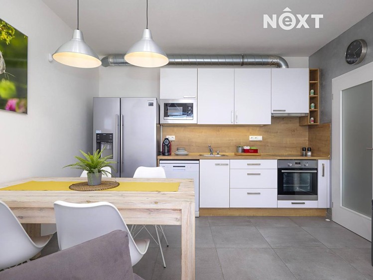 Prodej rodinného domu 247 m², pozemek 1 628 m² - foto 8