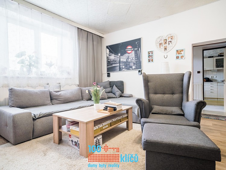 Prodej rodinného domu 329 m², pozemek 329 m² - foto 2