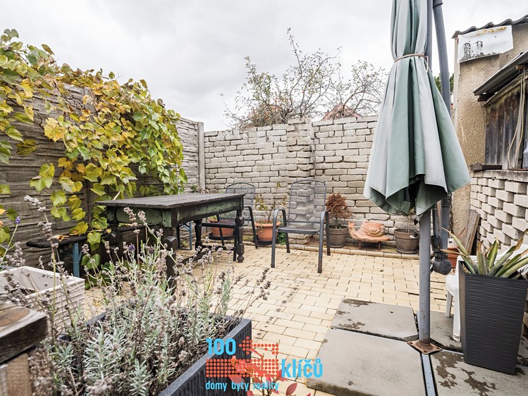 Prodej rodinného domu 329 m², pozemek 329 m² - foto 8