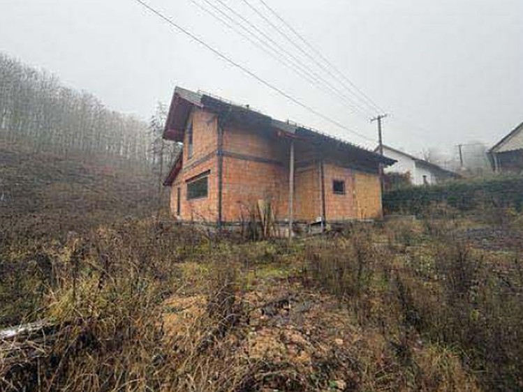 Dražba rodinného domu 216 m², pozemek 1 112 m² - foto 7