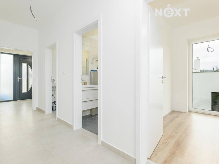 Prodej rodinného domu 208 m², pozemek 1 104 m² - foto 8