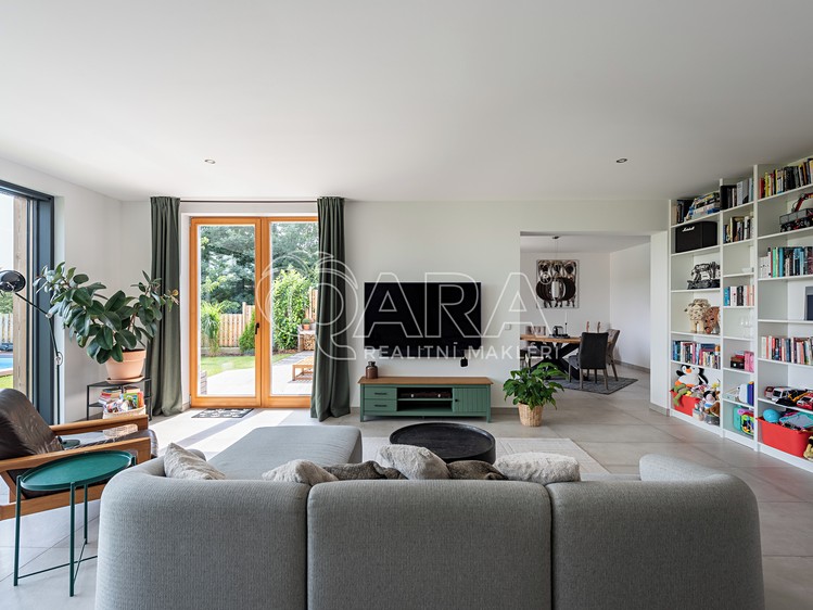 Prodej  rodinného domu 219 m², pozemek 1 176 m² - foto 6