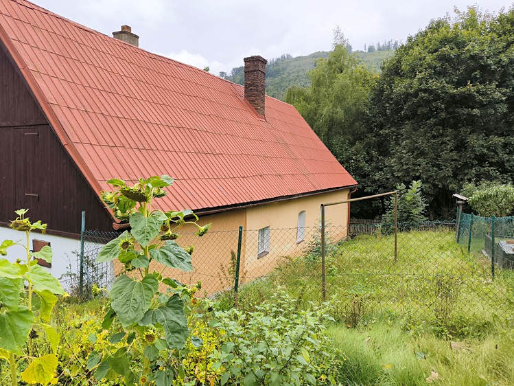 Prodej rodinného domu 219 m², pozemek 1 523 m² - foto 3