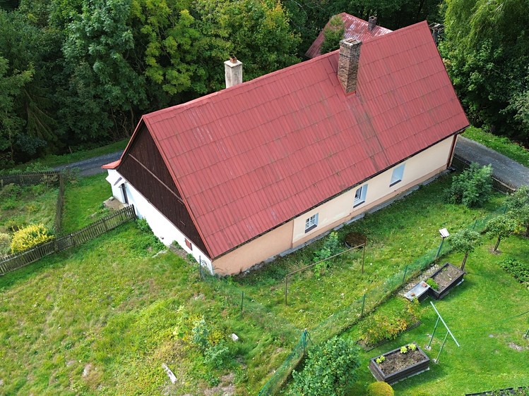 Prodej rodinného domu 219 m², pozemek 1 523 m² - foto 5
