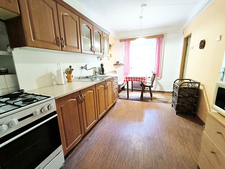 Prodej rodinného domu 219 m², pozemek 1 523 m² - foto 7