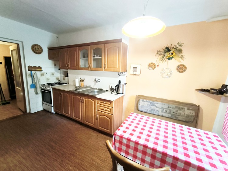Prodej rodinného domu 219 m², pozemek 1 523 m² - foto 8