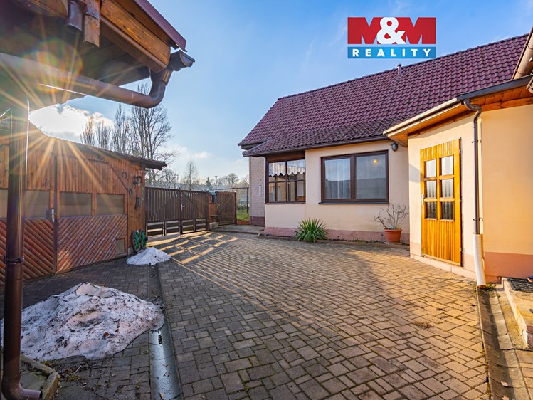 Prodej rodinného domu 94 m², pozemek 823 m² - foto 1