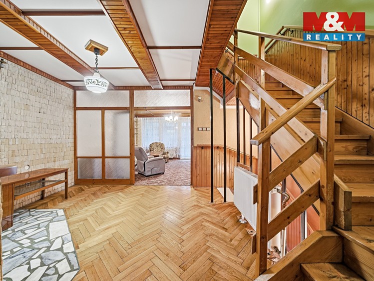 Prodej rodinného domu 243 m², pozemek 366 m² - foto 5