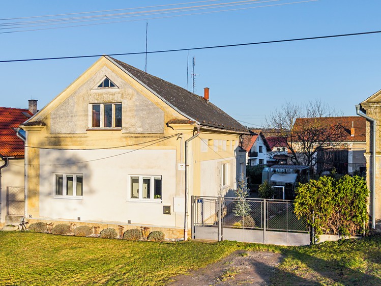 Prodej rodinného domu 120 m², pozemek 1 475 m² - foto 1