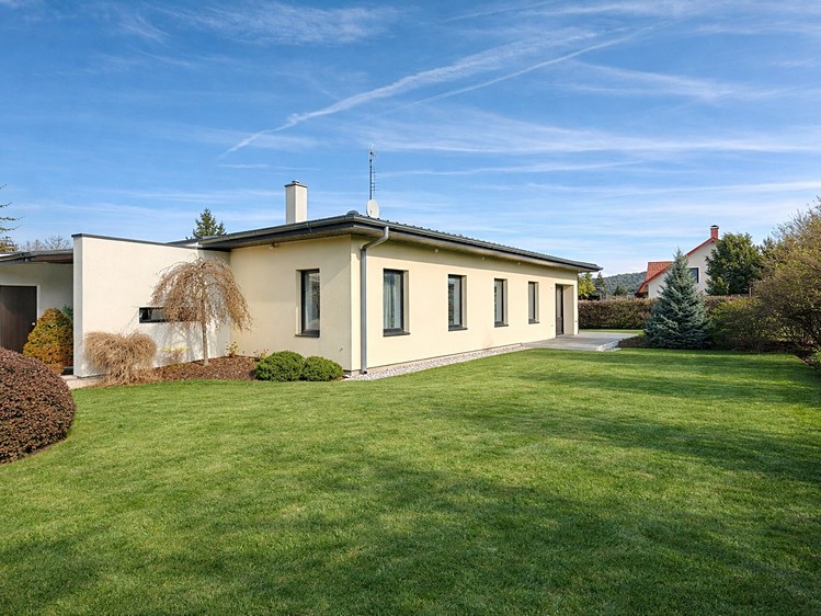 Prodej  rodinného domu 259 m², pozemek 1 075 m² - foto 6