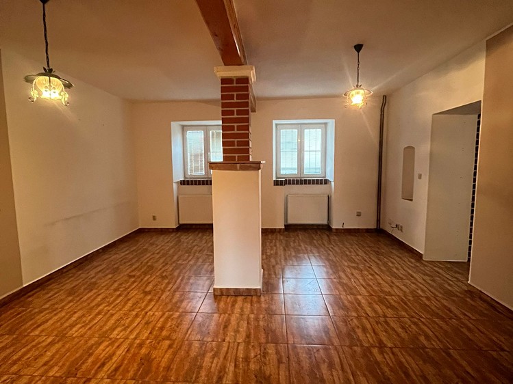 Prodej rodinného domu 300 m², pozemek 902 m² - foto 3