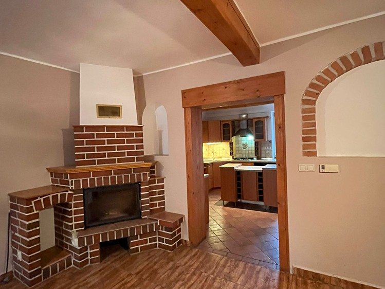 Prodej rodinného domu 300 m², pozemek 902 m² - foto 4