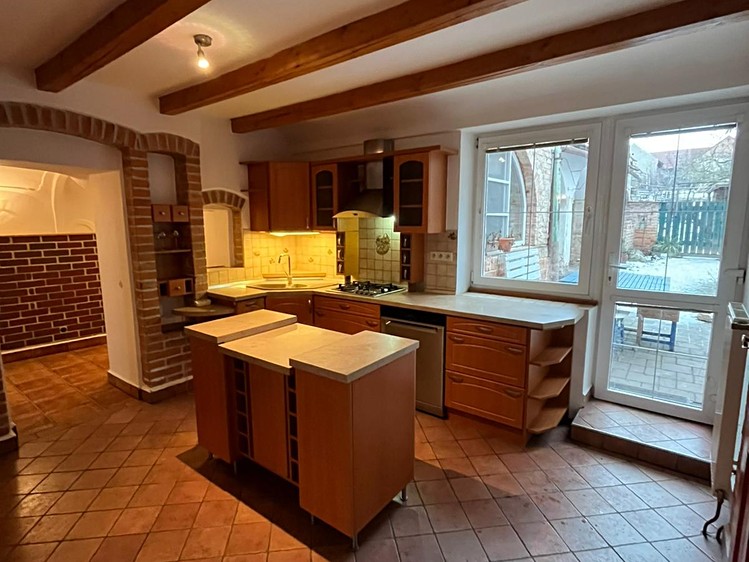 Prodej rodinného domu 300 m², pozemek 902 m² - foto 6