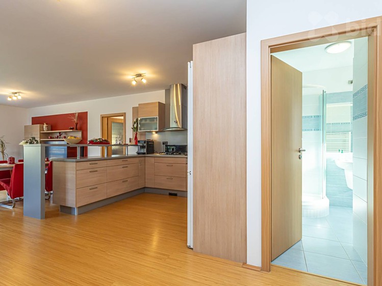 Prodej  rodinného domu 169 m², pozemek 392 m² - foto 4