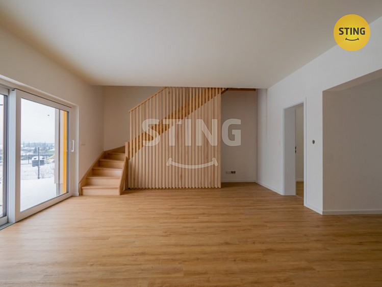 Prodej rodinného domu 180 m², pozemek 628 m² - foto 3