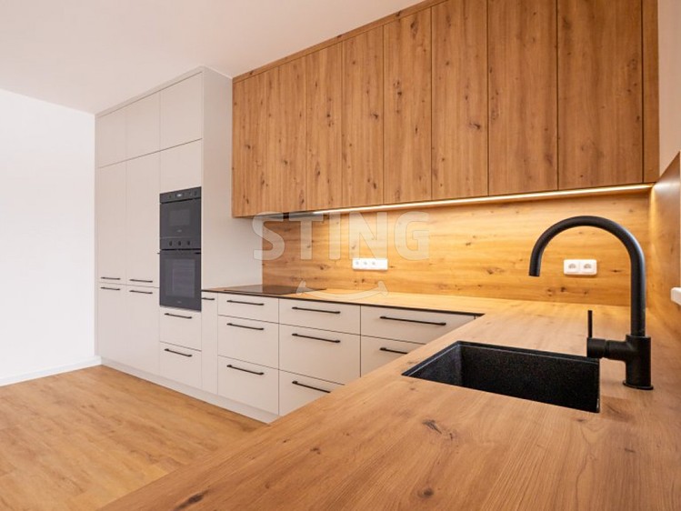 Prodej rodinného domu 180 m², pozemek 628 m² - foto 6