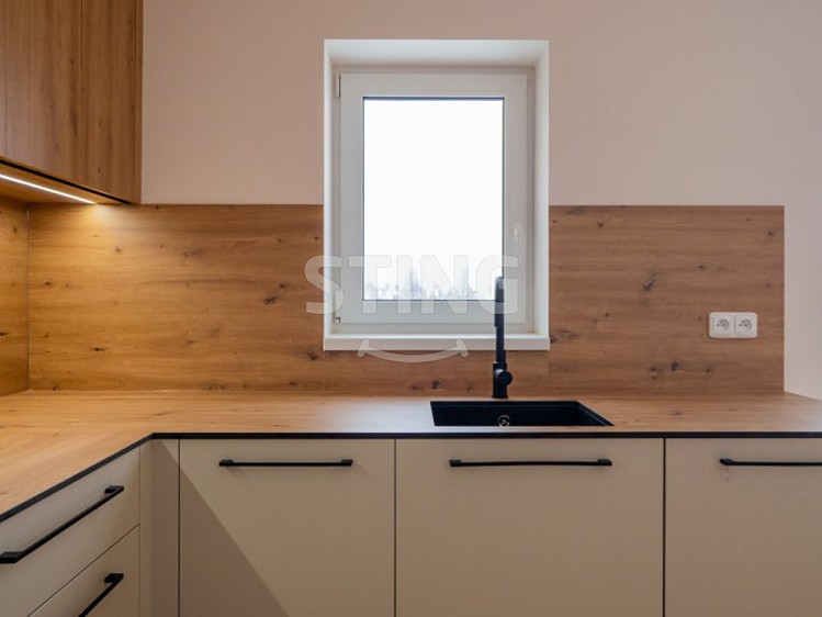 Prodej rodinného domu 180 m², pozemek 628 m² - foto 7