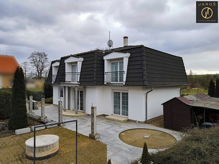 Prodej rodinného domu 305 m², pozemek 3 711 m² - foto 3