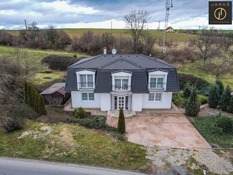 Prodej rodinného domu 305 m², pozemek 3 711 m² - foto 4