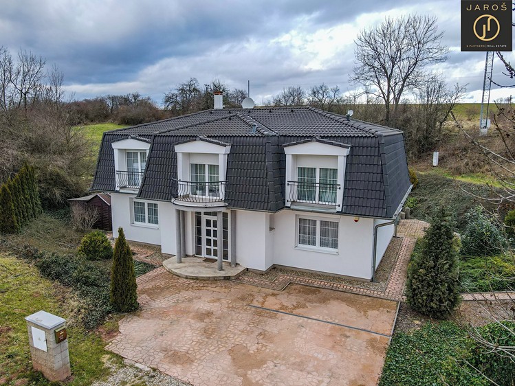 Prodej rodinného domu 305 m², pozemek 3 711 m² - foto 5