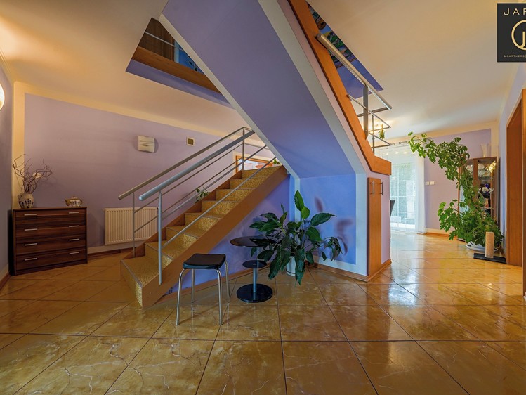Prodej rodinného domu 305 m², pozemek 3 711 m² - foto 7