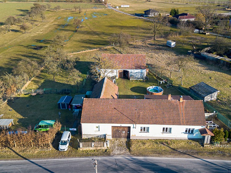 Prodej rodinného domu 266 m², pozemek 3 343 m² - foto 1