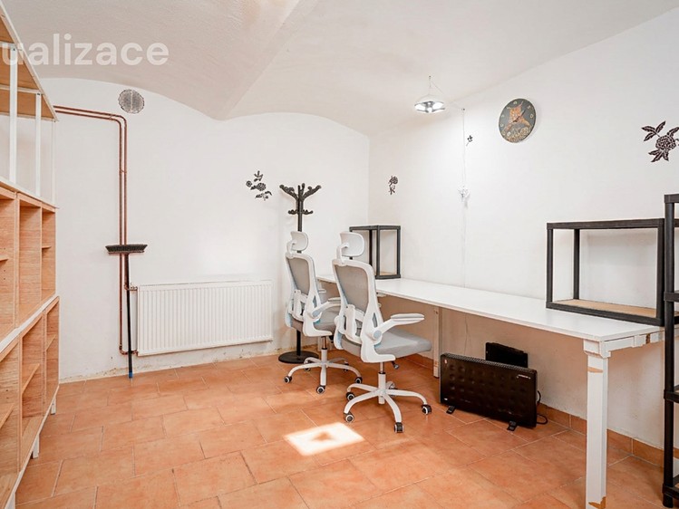 Prodej rodinného domu 266 m², pozemek 3 343 m² - foto 2