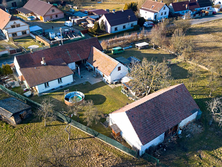 Prodej rodinného domu 266 m², pozemek 3 343 m² - foto 8