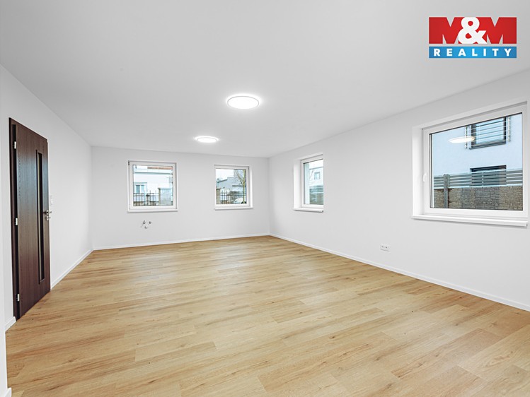 Prodej rodinného domu 188 m², pozemek 924 m² - foto 4