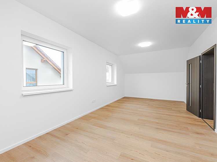 Prodej rodinného domu 188 m², pozemek 924 m² - foto 5