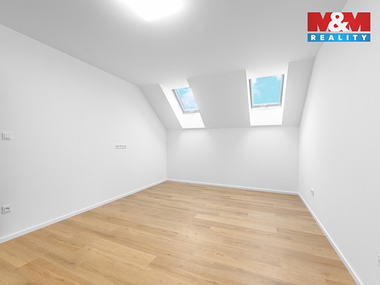Prodej rodinného domu 188 m², pozemek 924 m² - foto 7