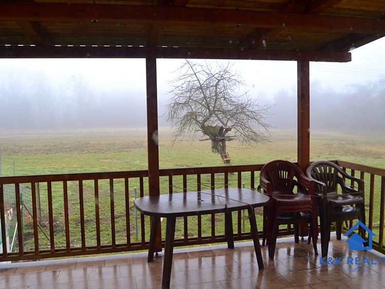 Prodej zemědělské usedlosti 293 m², pozemek 30 038 m² - foto 2