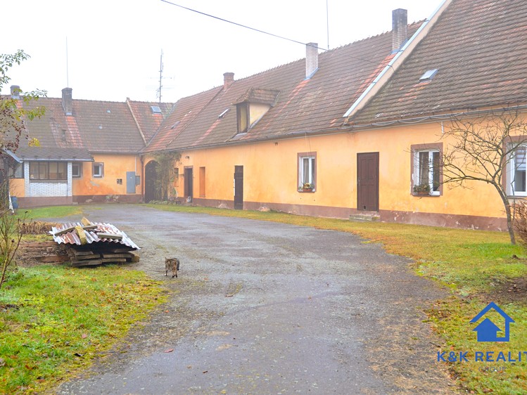 Prodej zemědělské usedlosti 293 m², pozemek 30 038 m² - foto 3