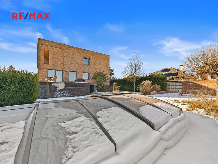 Prodej vily 330 m², pozemek 901 m² - foto 4
