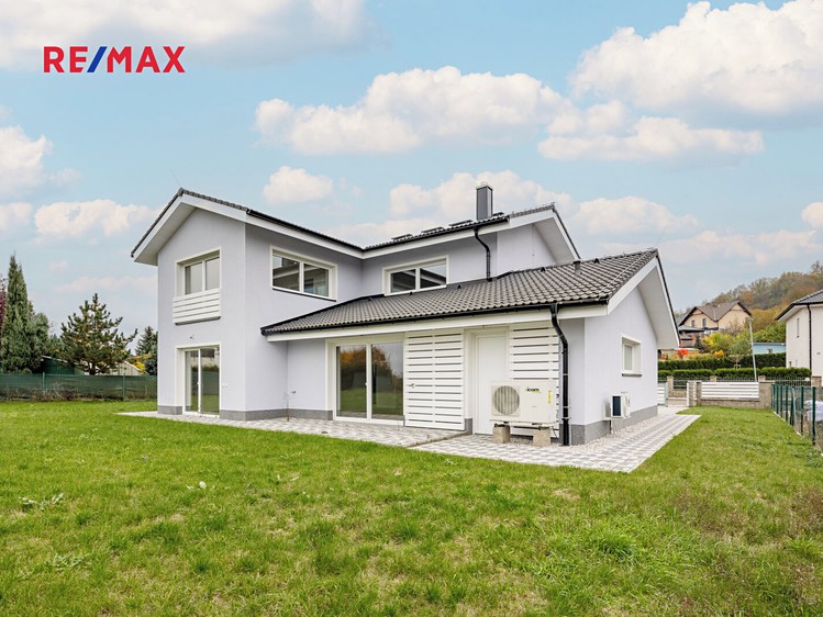 Prodej rodinného domu 167 m², pozemek 1 155 m² - foto 1