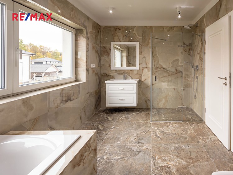 Prodej rodinného domu 167 m², pozemek 1 155 m² - foto 4