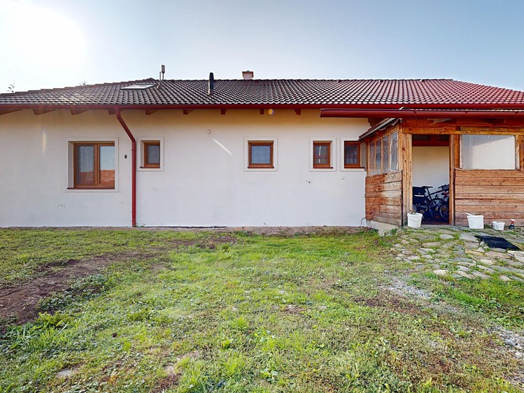 Prodej rodinného domu 121 m², pozemek 966 m² - foto 2