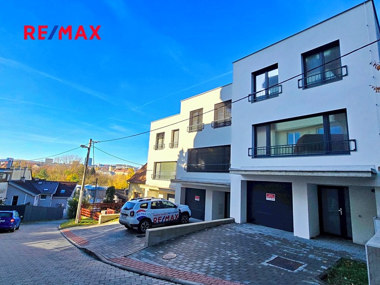 Prodej rodinného domu 160 m², pozemek 155 m² - foto 1