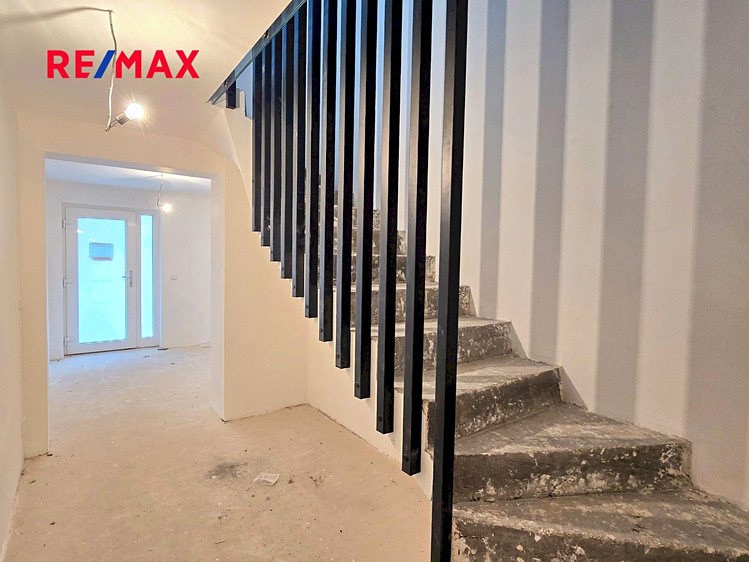 Prodej rodinného domu 160 m², pozemek 155 m² - foto 8