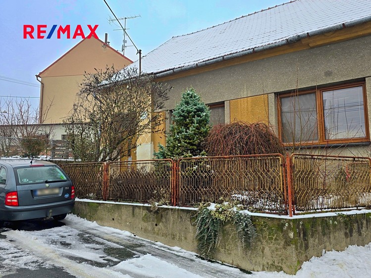 Prodej rodinného domu 155 m², pozemek 913 m² - foto 1