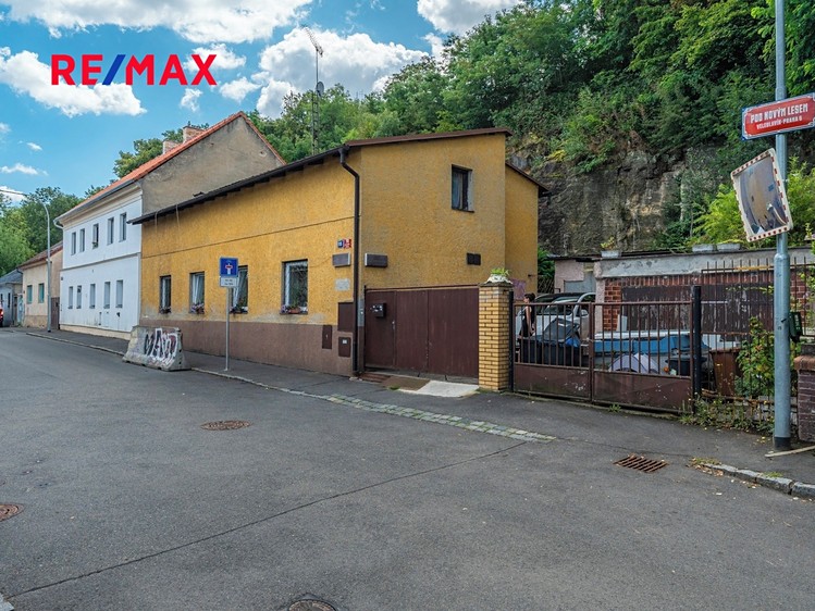 Prodej rodinného domu 195 m², pozemek 266 m² - foto 3