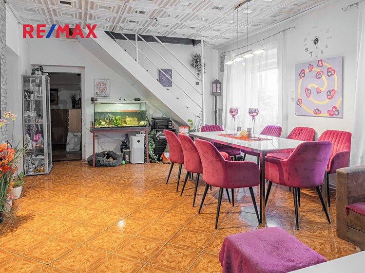 Prodej rodinného domu 195 m², pozemek 266 m² - foto 6